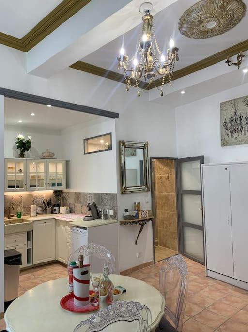Magnifique Appartement Plein Coeur Avignon Intra-Muros Exterior photo