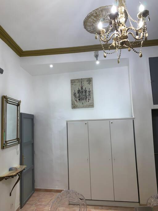Magnifique Appartement Plein Coeur Avignon Intra-Muros Exterior photo